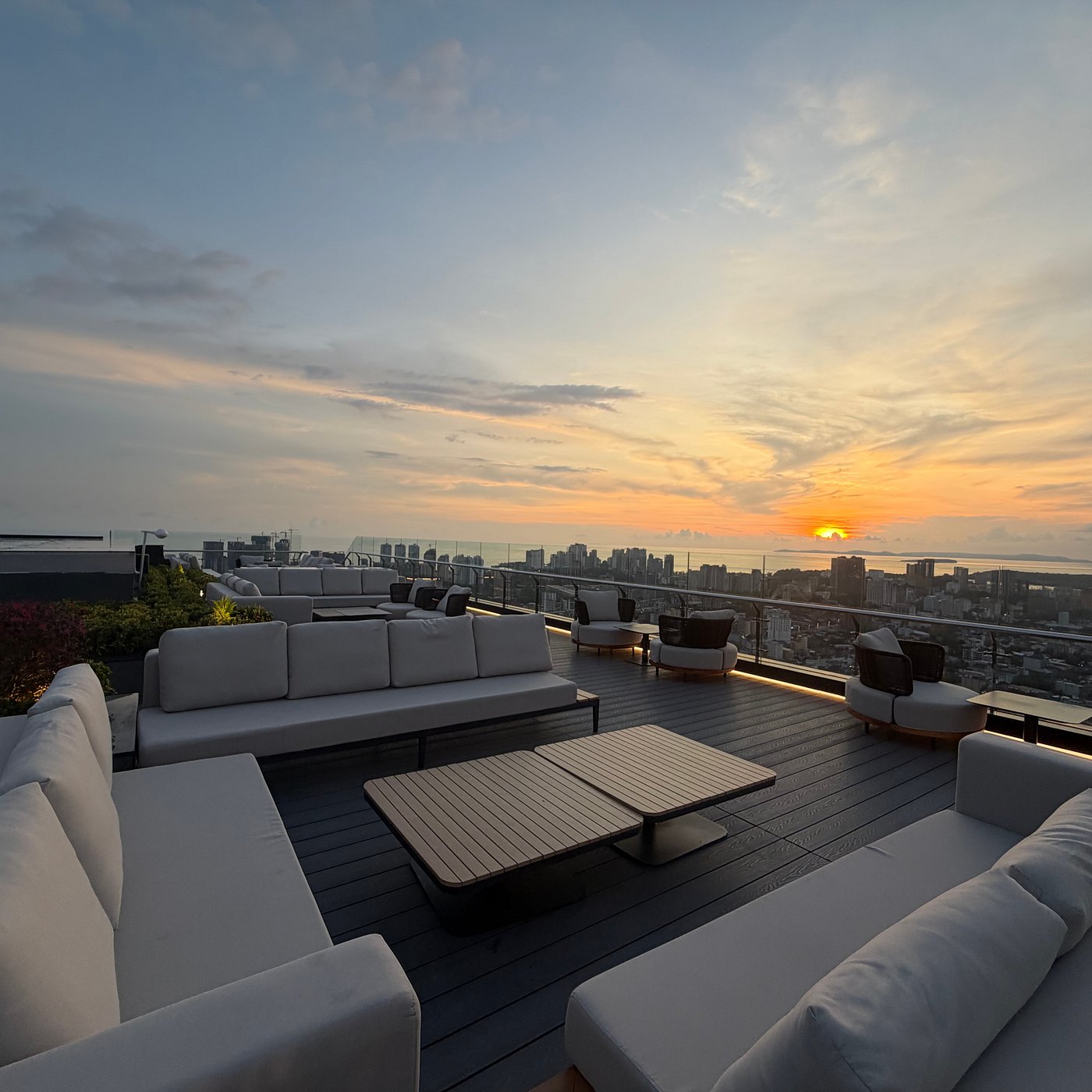 23 SKY Bar photo 4