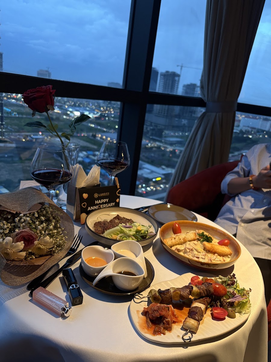 Aurora Sky Lounge photo 3