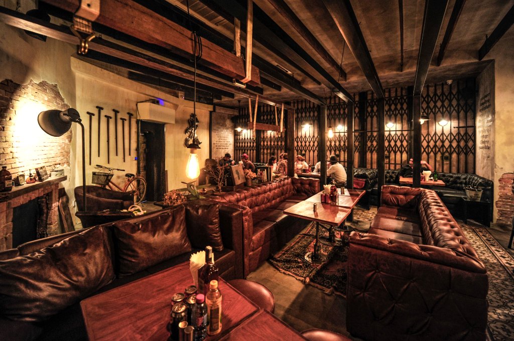 BattBong Restaurant & Bar