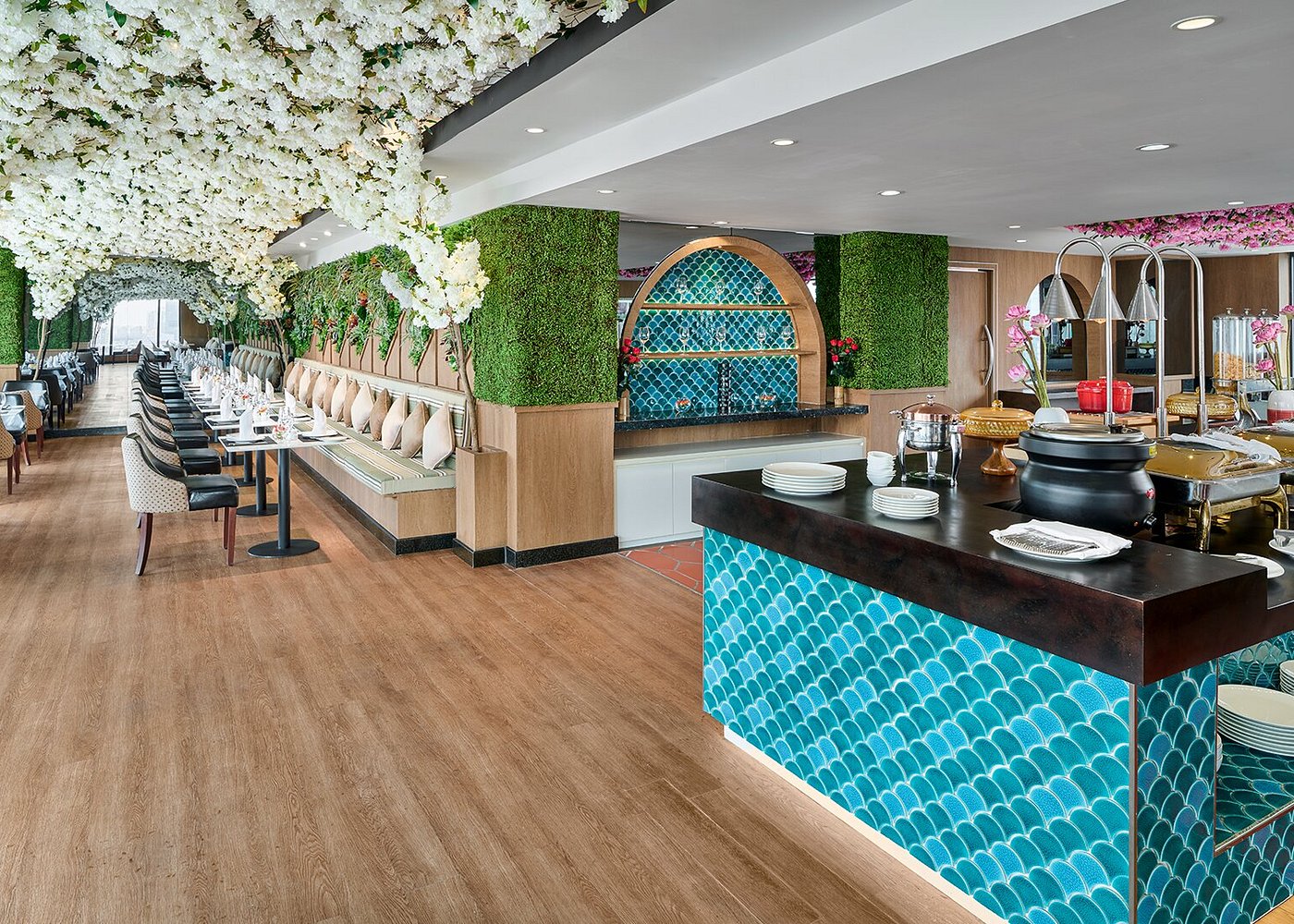 Blossom Restaurant By Caravan Hotel photo 4