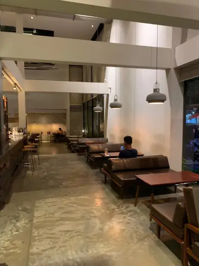 Brown Cafe, Cafe