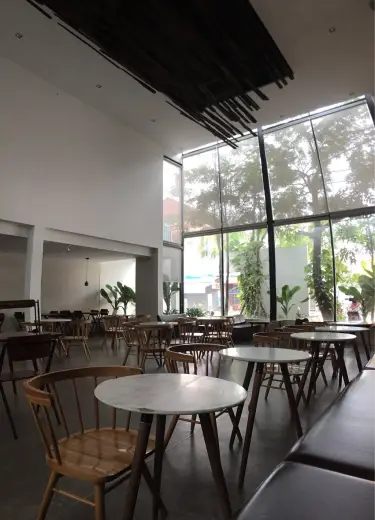 Brown Coffee, Cafe