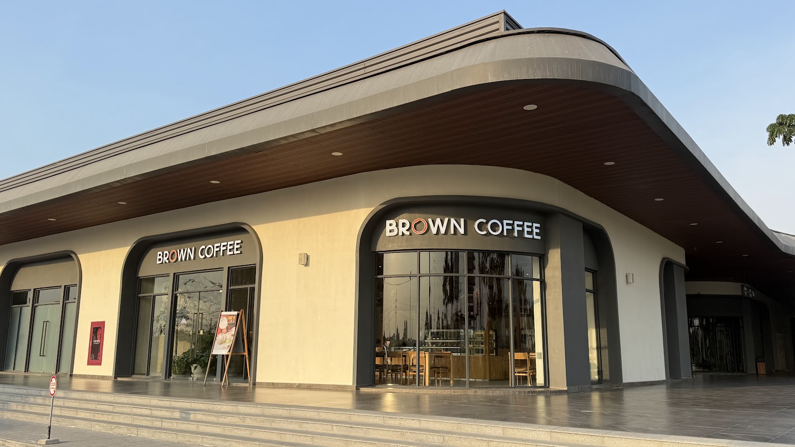BROWN Coffee | Mean Chey