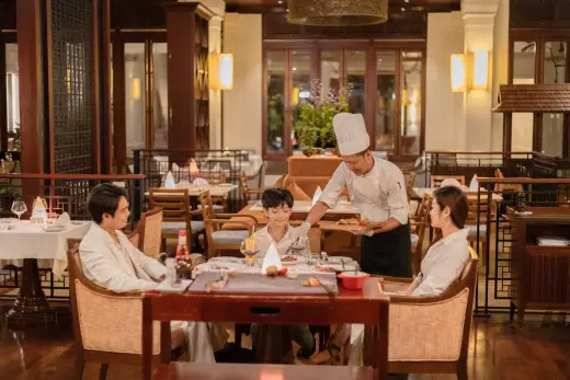 Chi Restaurant & Bar, Asian