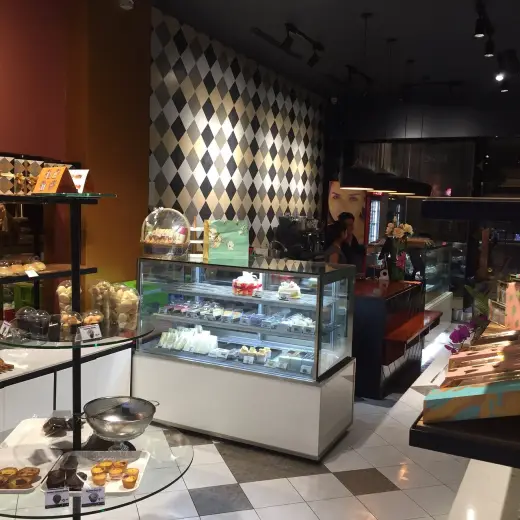 Dance Bakery & Cafe, Cafe
