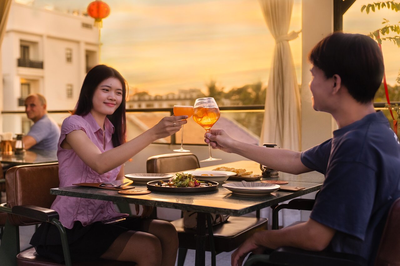Dialogue Sky Bar & Creative Bar