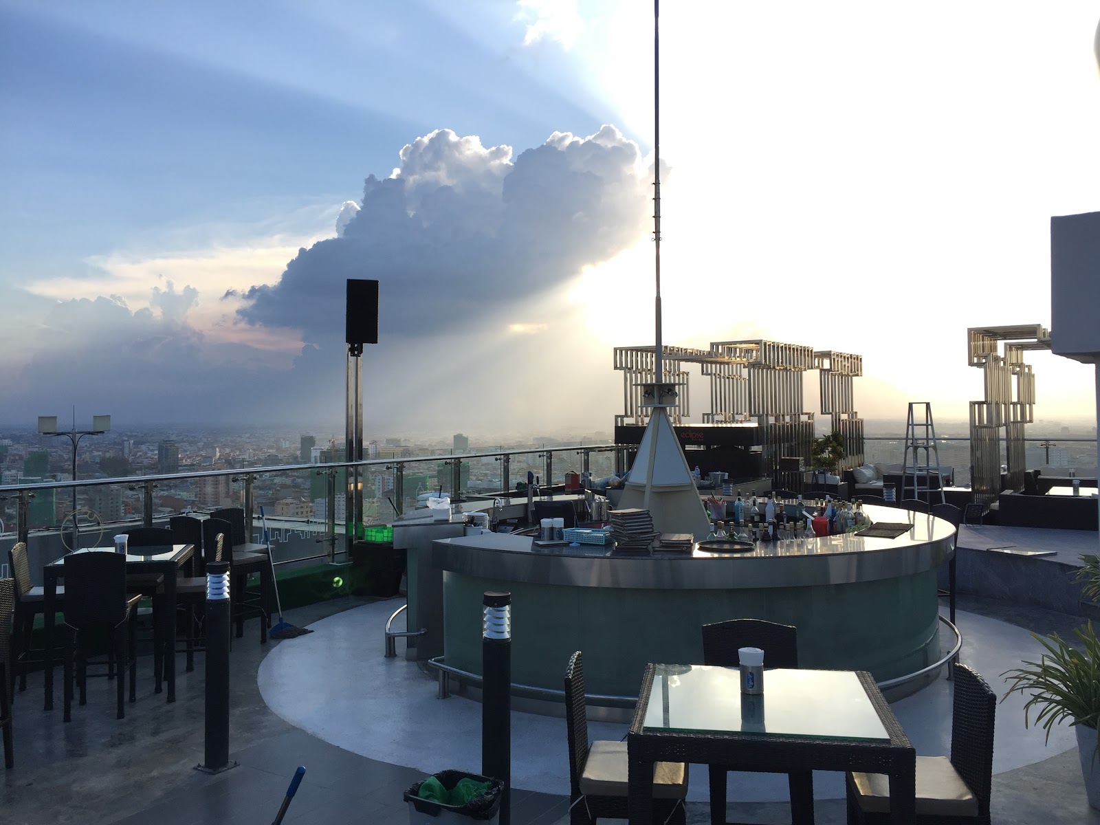 Eclipse Sky Bar & Restaurant