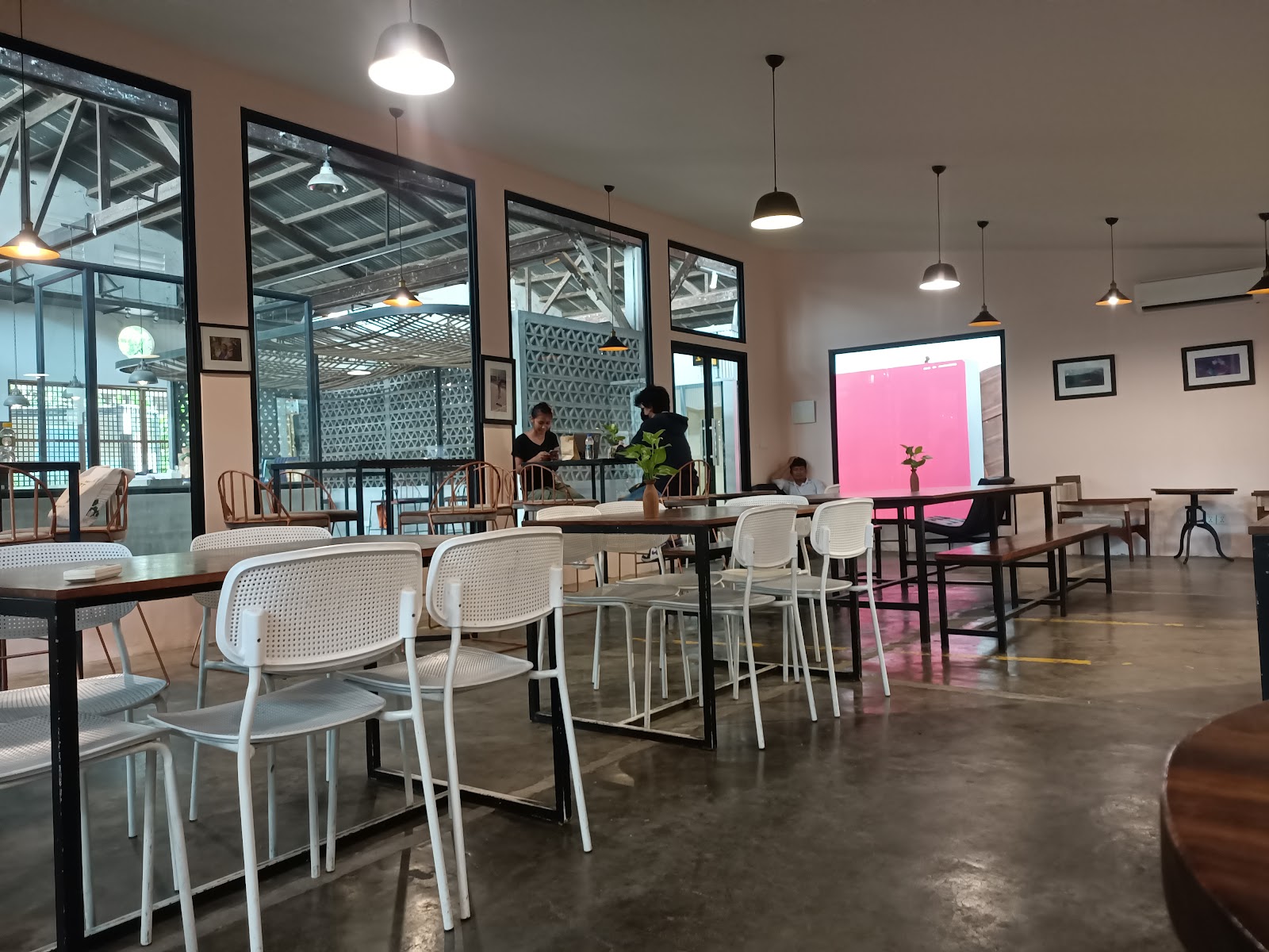 Feel Good II Cafe & Coffee Roasters photo 2