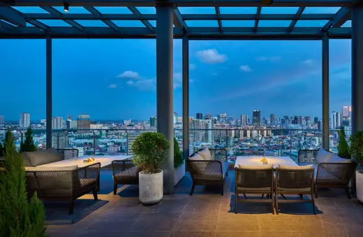 HighGround Sky Bar TK