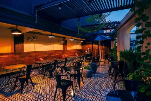 La. Chronique cafe & bistro, Cafe, European, Asian, Cambodian
