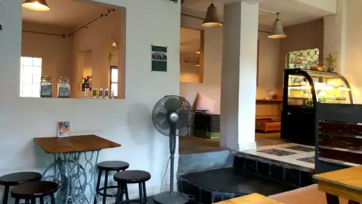 Le Point Café, Italian, French, Cafe