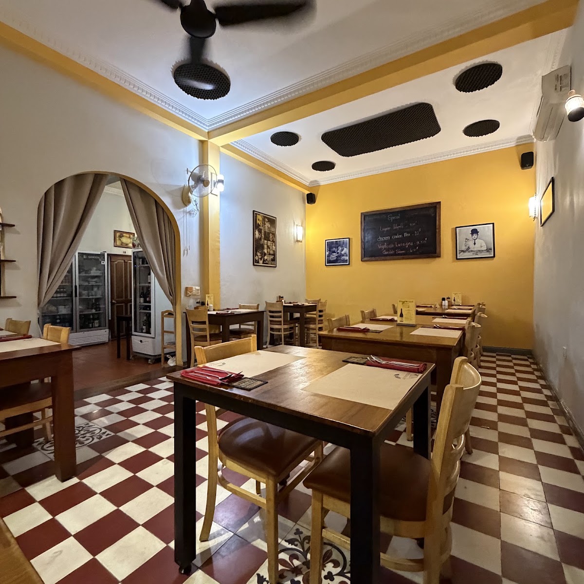 Limoncello Pizzeria & Restaurant