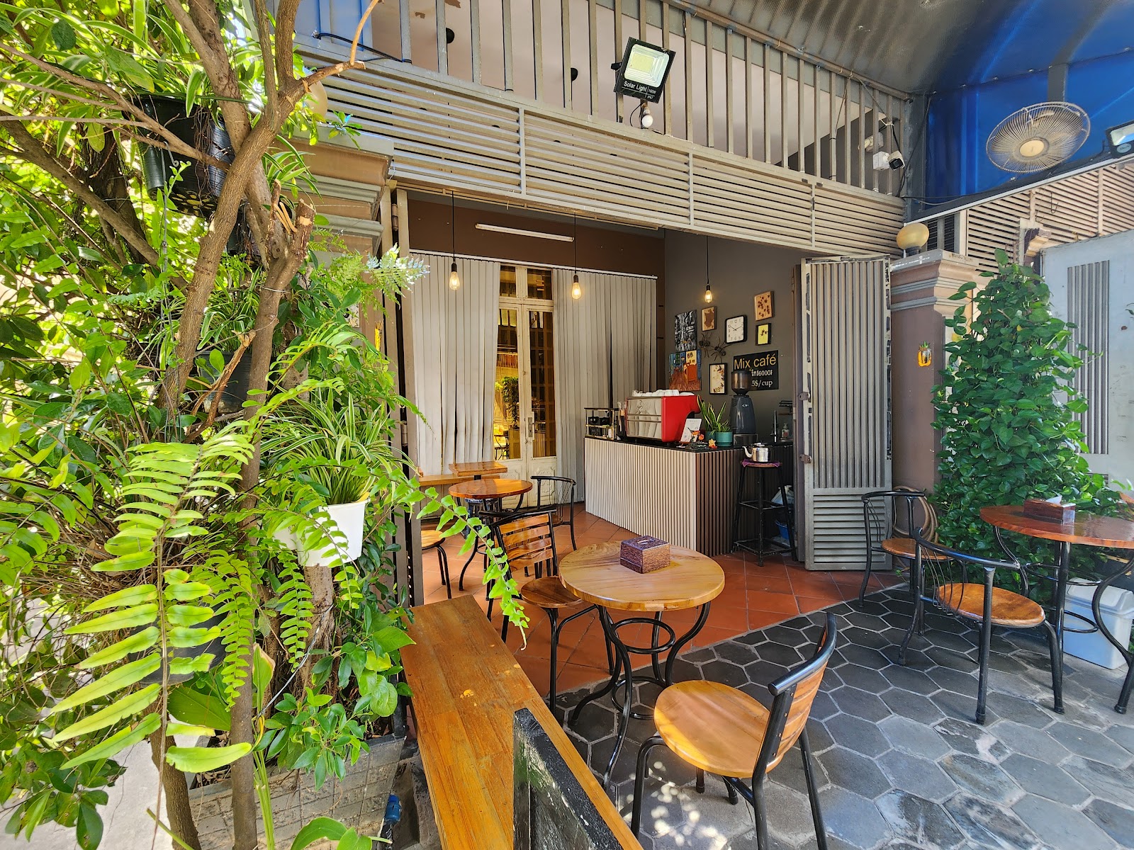 Mix Cafe-Cambodia photo 3