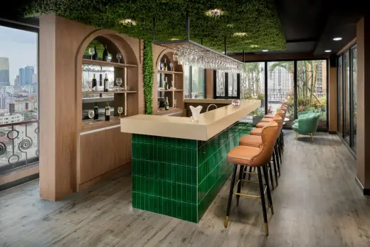 Oasis Skybar