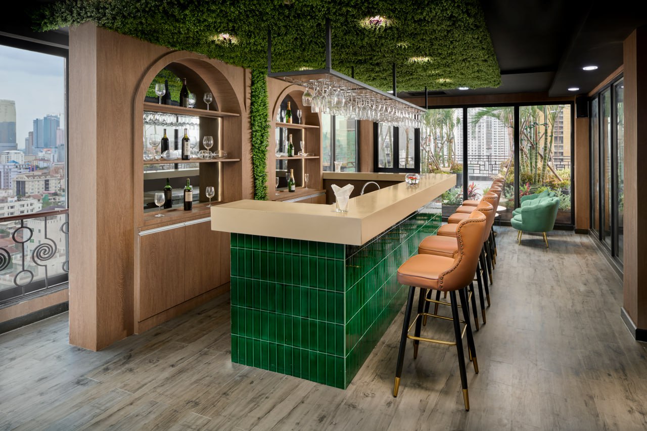Oasis Skybar