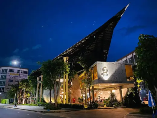 One More Restaurant (Boeung Kak), Seafood, Fast Food, Asian, Wine Bar, Cambodian