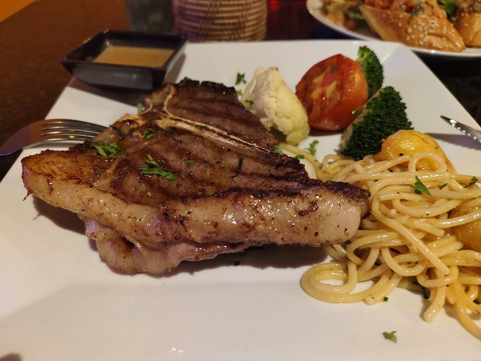 Ostro Restaurant & Bar 24/7 photo 5