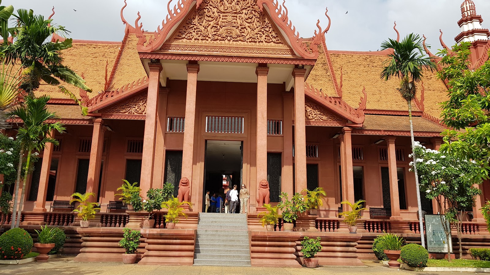 Phnom Penh Three Rivers Restaurant photo 5