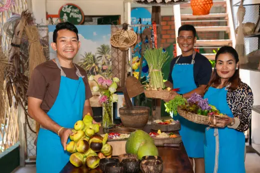Pinakpou  Restaurant, Bar, Fusion, Healthy, Street Food, Cambodian