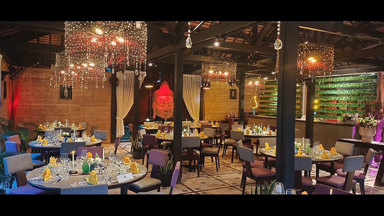 River Square 24 Restaurant
