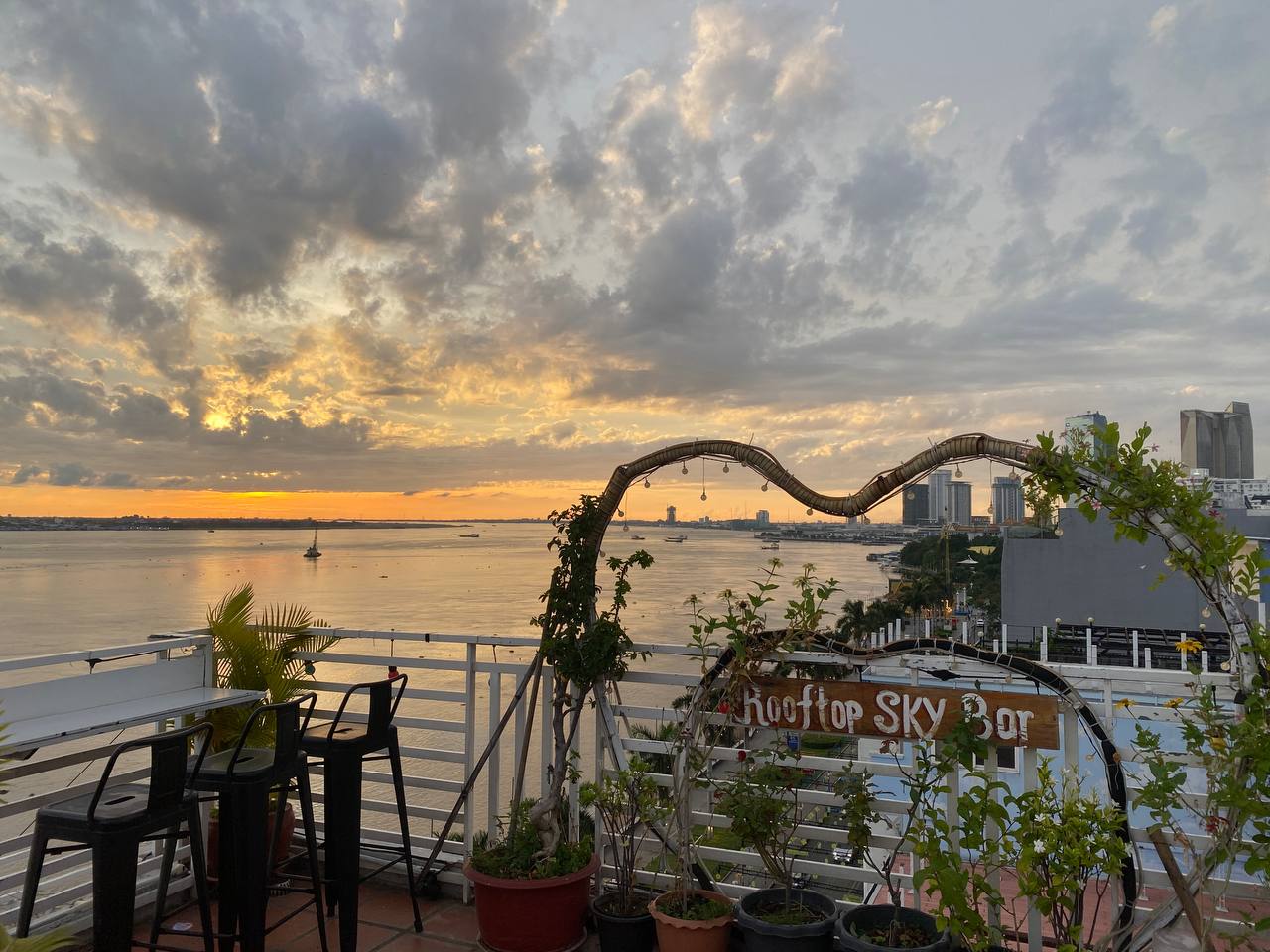 Rooftop Skybar 4 rivers hotel photo 5