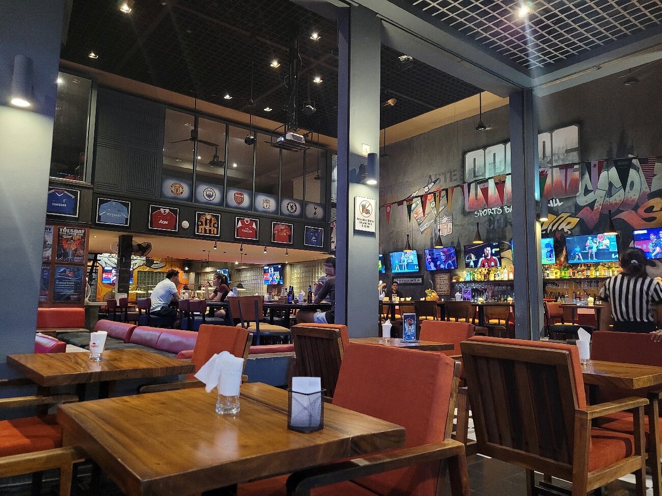 Score Sports Bar & Grill - Phnom Penh photo 3