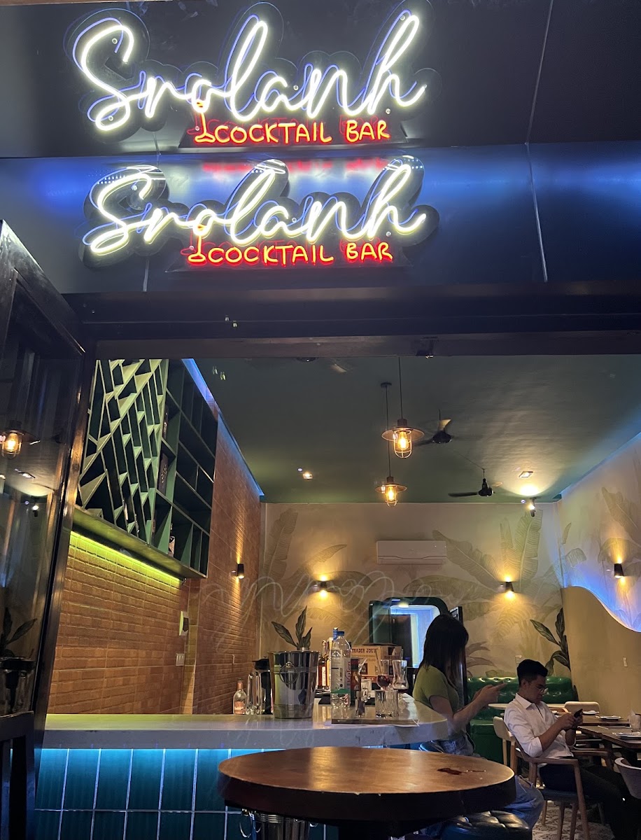 SROLANH Cocktail Bar