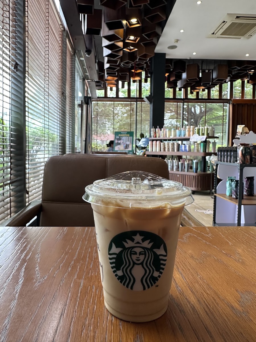 Starbucks | Monivong photo 3