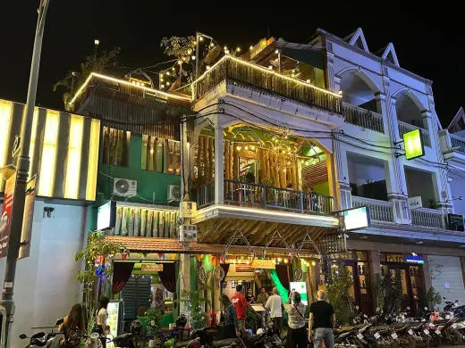 The Christa Restaurant & Bar, Bar, Asian, Healthy, Cambodian