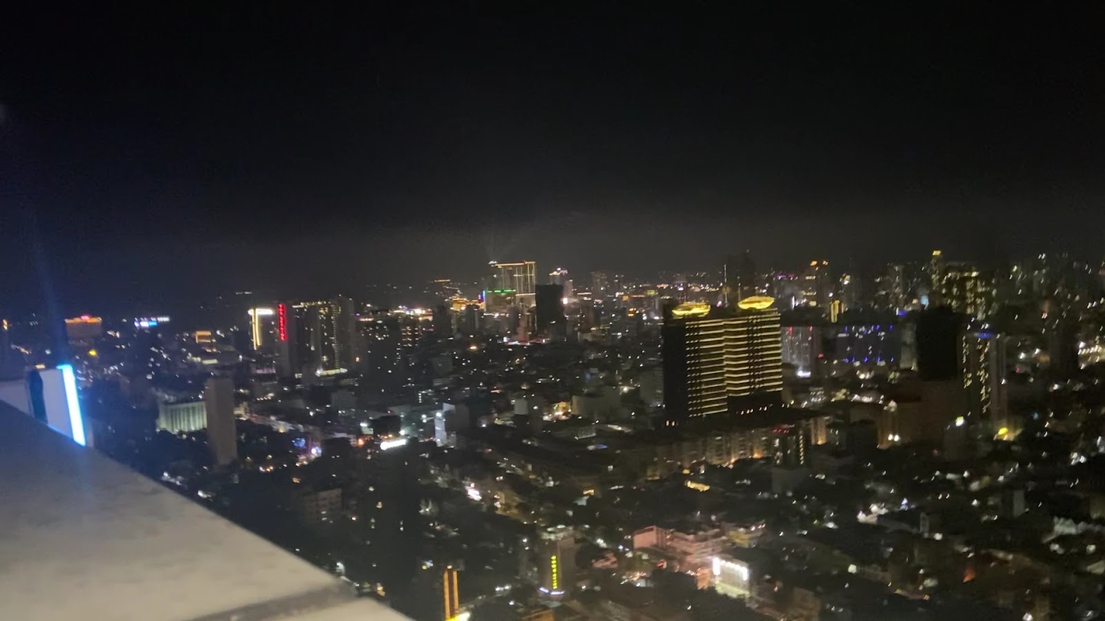 The Winds Rooftop Bar & Lounge photo 4