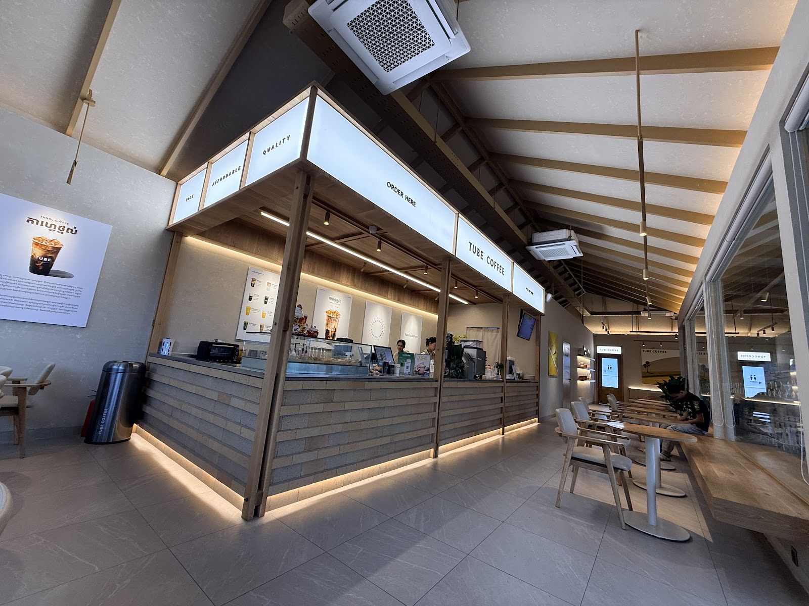TUBE Coffee Pochentong photo 4