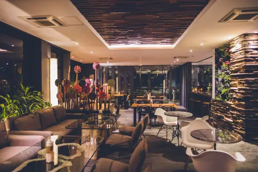 VEHAA | Restaurant & Bar