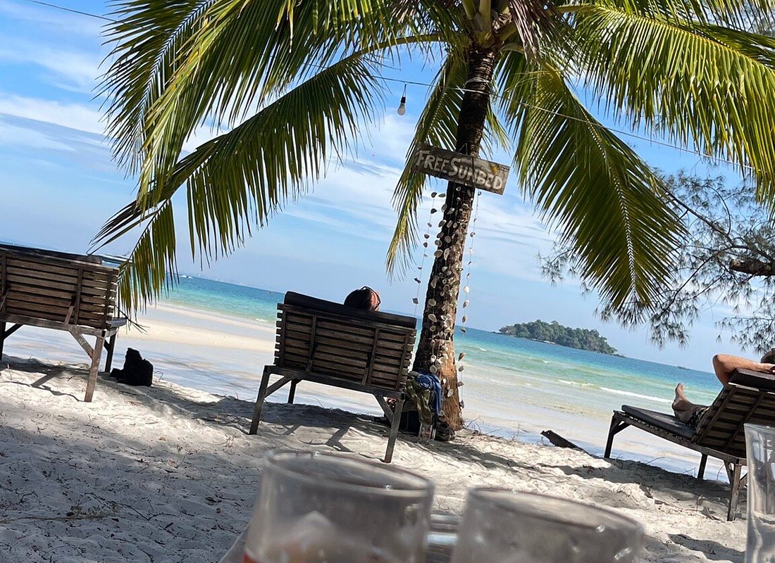 White Pearl Beach photo 2
