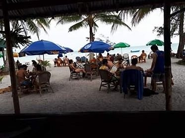 White Pearl Beach photo 5