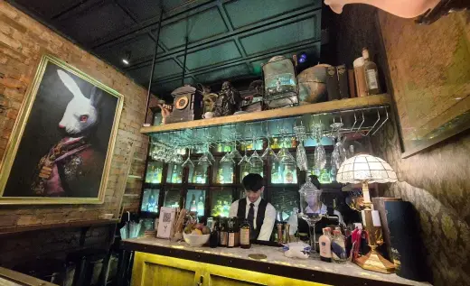 White Rabbit, Cocktail Bar