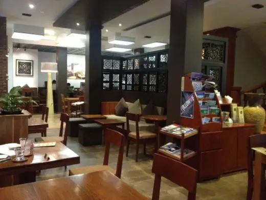 Xotique, Cafe