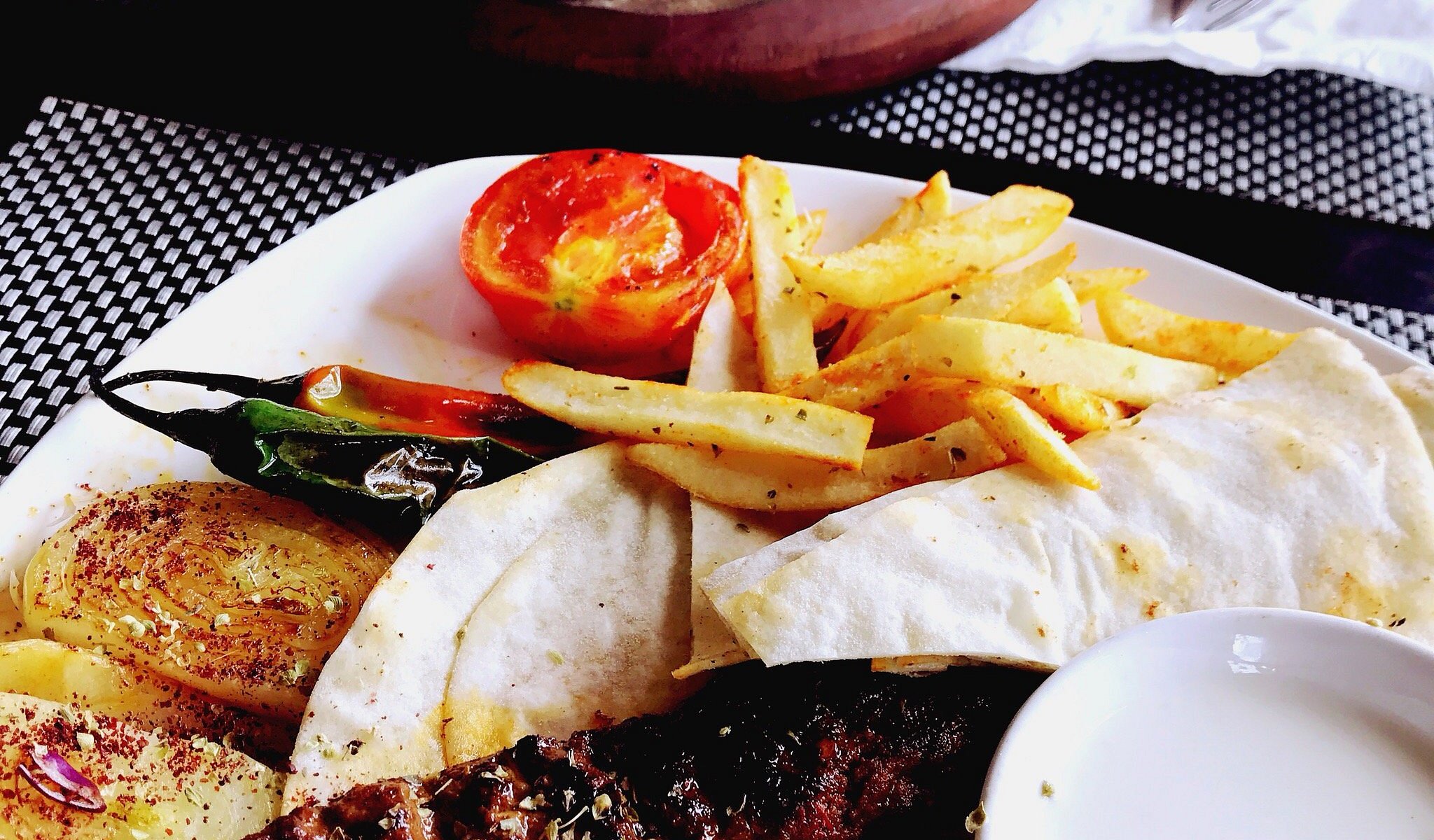 Yasmine Cafe & Restaurant photo 2