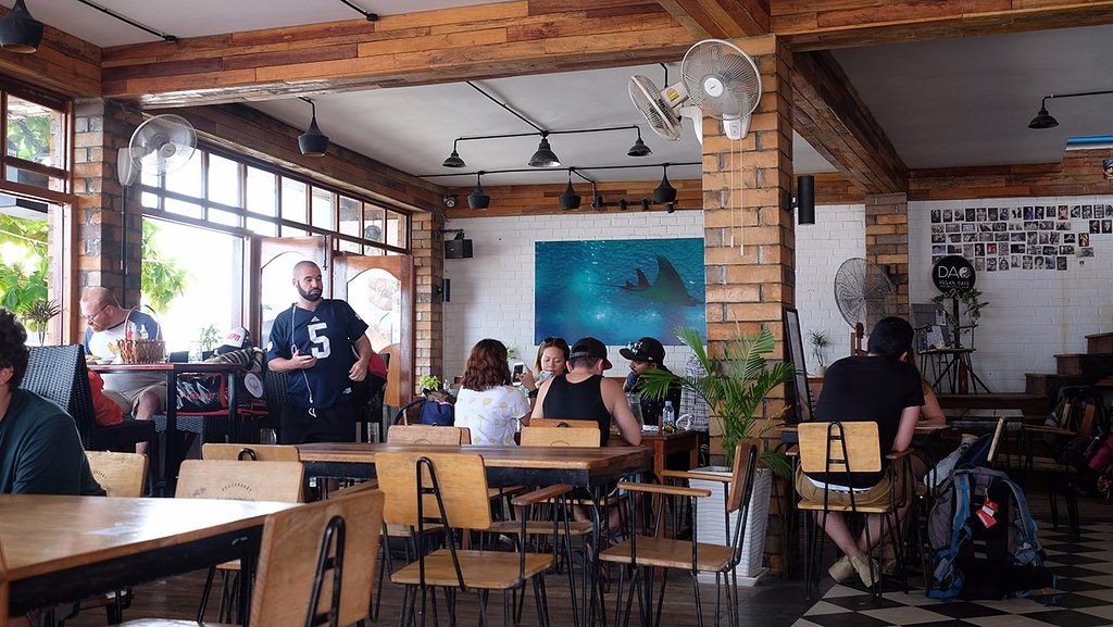 Yasmine Cafe & Restaurant